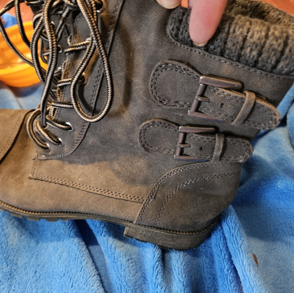 POP ankle boots